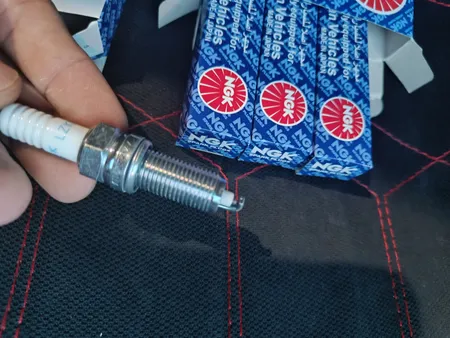 شمع خودرو ان جی کی مدل LZKR6B-E 94937 یورو 4 بسته 4 عددی