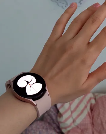 ساعت هوشمند 40 میلی‌متری سامسونگ مدل Galaxy Watch4 با بند سیلیکونی