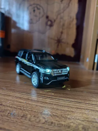 ماشین بازی چه ژی مدل تویوتا لندکروز کد 032