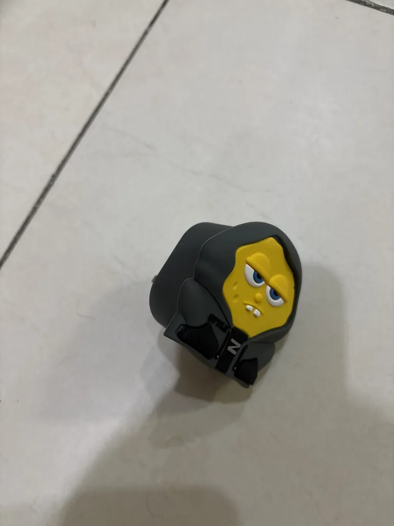 محافظ کابل شارژر دیواری رینیکا مدل باب اسفنجی B/A مناسب برای شارژر اپل 20 وات b/a مجموعه 5 عددی