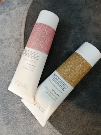 ژل روشن کننده پوست بدن سروینا مدل Lightening حجم 75 میلی لیتر