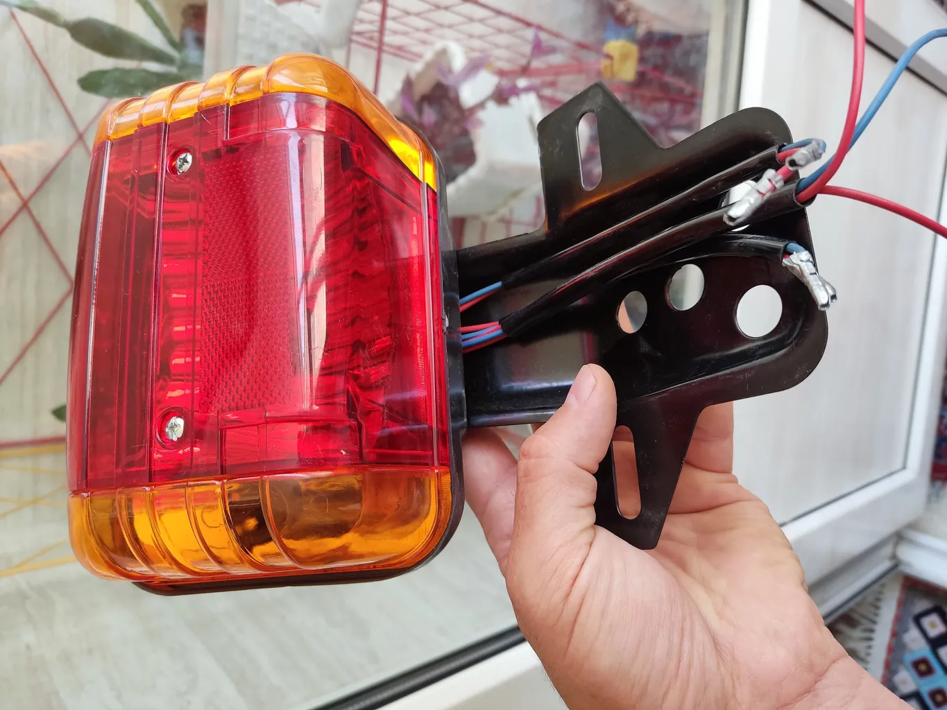 چراغ عقب موتور سیکلت مدل هشت راهنما کد 48 مناسب هندا 125 CDI و CGو 8