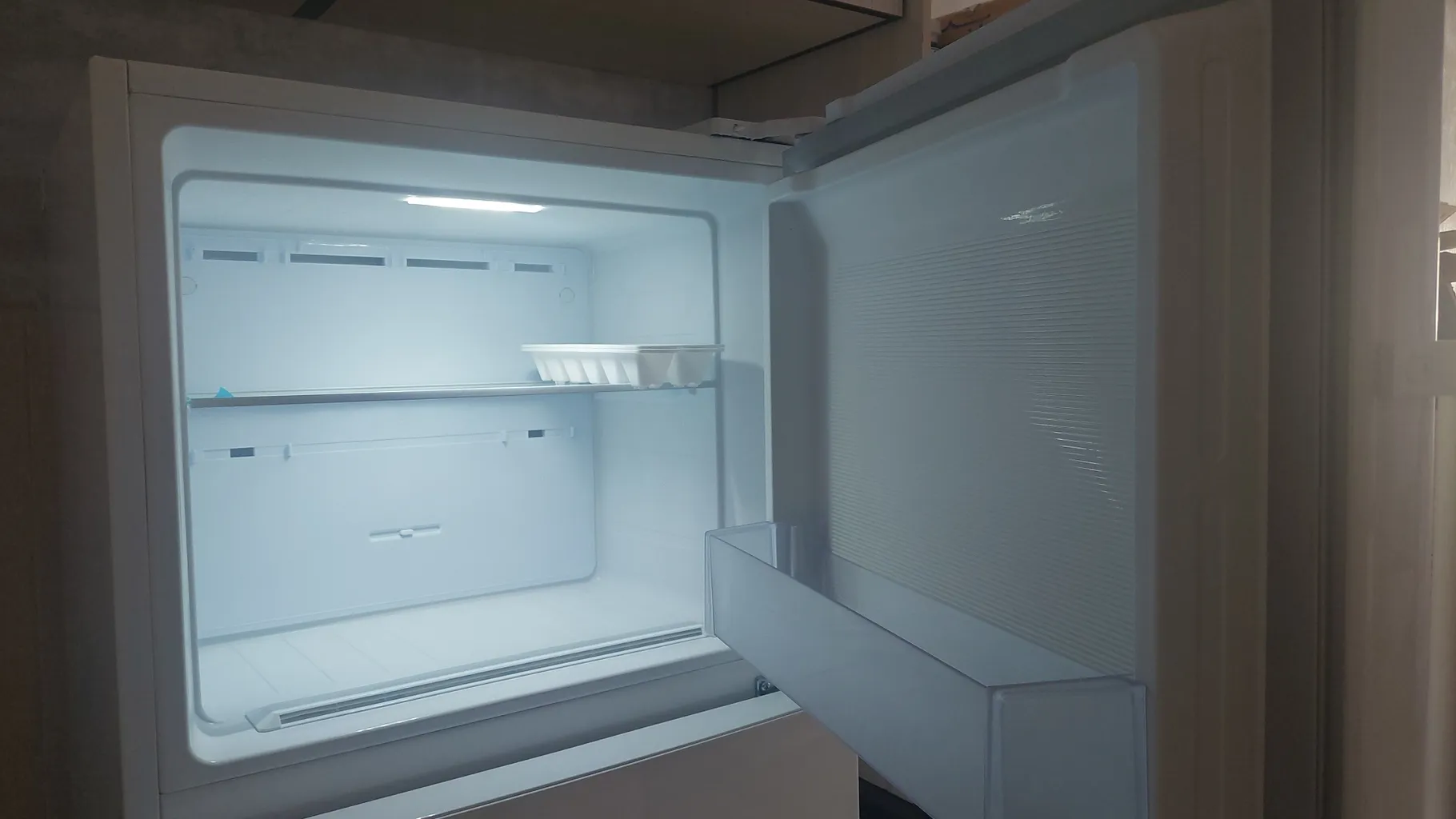 یخچال فریزر طرح فریزر بالا 18 فوت امرسان مدل CB18HD