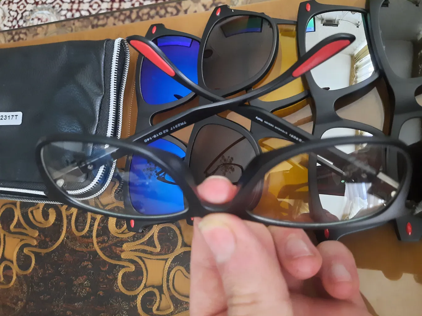 فریم عینک طبی مدل TR2317 به همراه کاور آفتابی مجموعه 6 عددی