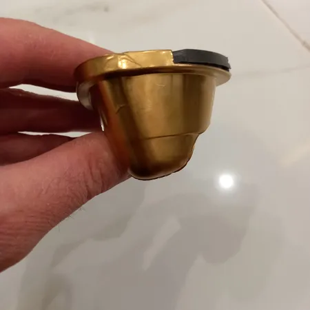 نگهدارنده شلنگ توالت مدل gold matte