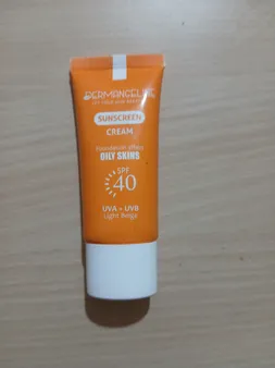 کرم ضد آفتاب درمنجلین مدل 01 حجم 30 میلی لیتر