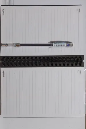 دفترچه یادداشت 100 برگ پاپکو مدل متالیک 1