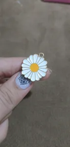 تجریه خرید آویز گردنبند مدل گل بابونه کد AG 669