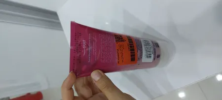 اسکراب لایه بردار صورت رینوزیت مدل blaser حجم 200 میلی لیتر