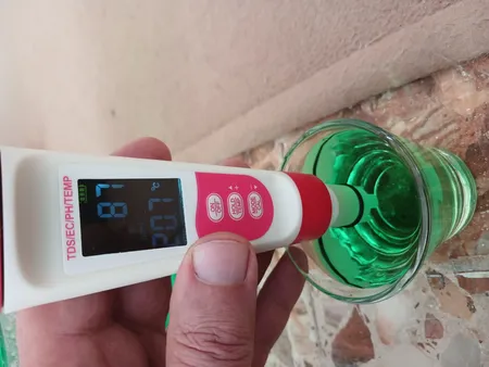 آب رادیاتور ماشین تکرو مدل AR40 حجم 4000 میلی لیتر