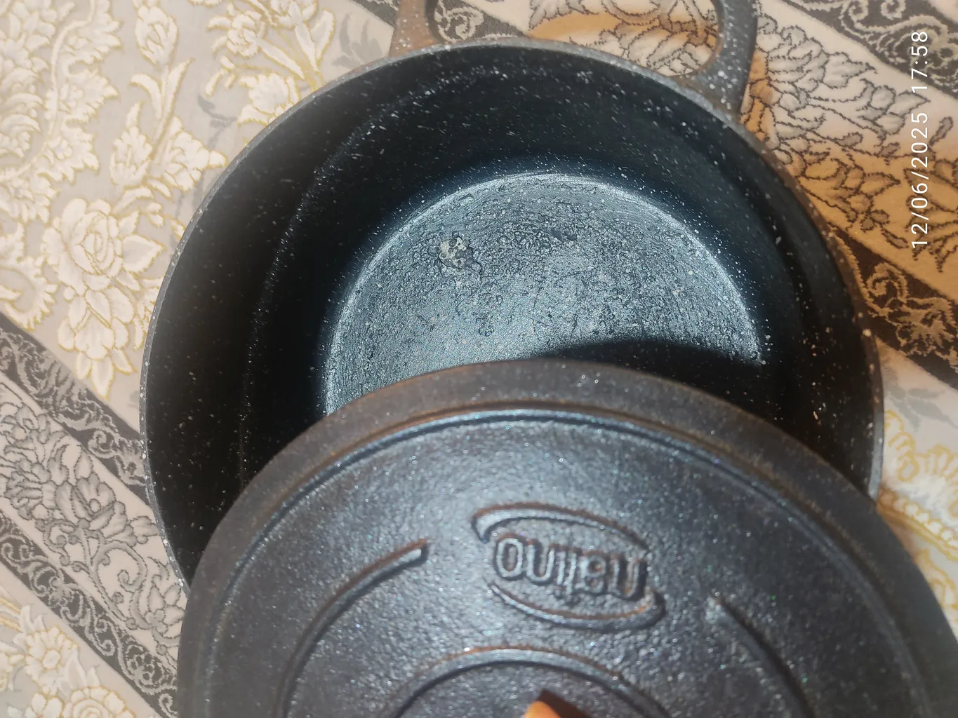 قابلمه چدن نالینو مدل Feleti سایز 20