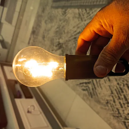 لامپ شارژی ال ای دی 5 وات مدل T01 پایه E27