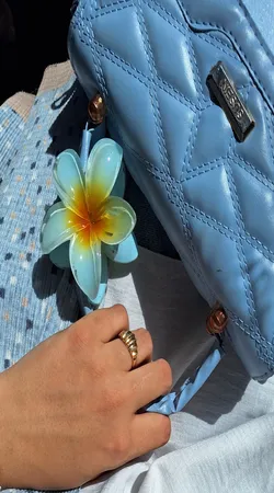 کلیپس مو زنانه مدل گل پلومریا کد brg 410