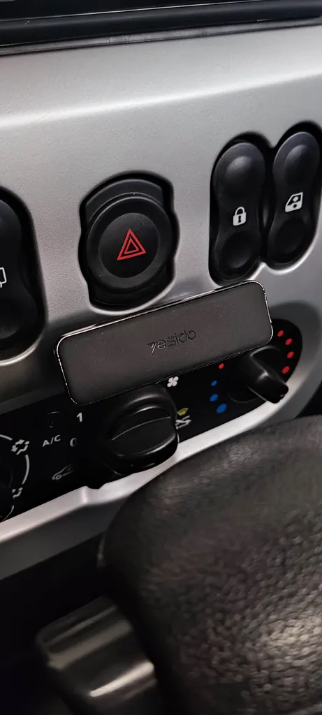 پایه نگهدارنده گوشی موبایل یسیدو مدل C150