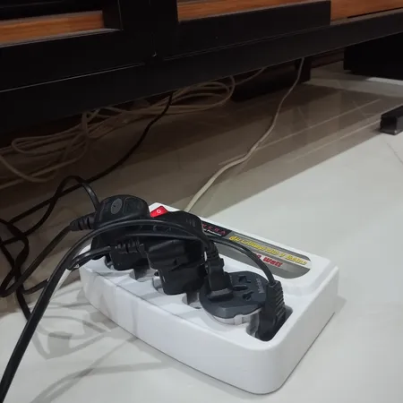 محافظ ولتاژ برق امگا مدل 14715