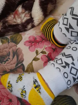 جوراب نوزادی طرح زنبور مدل N21