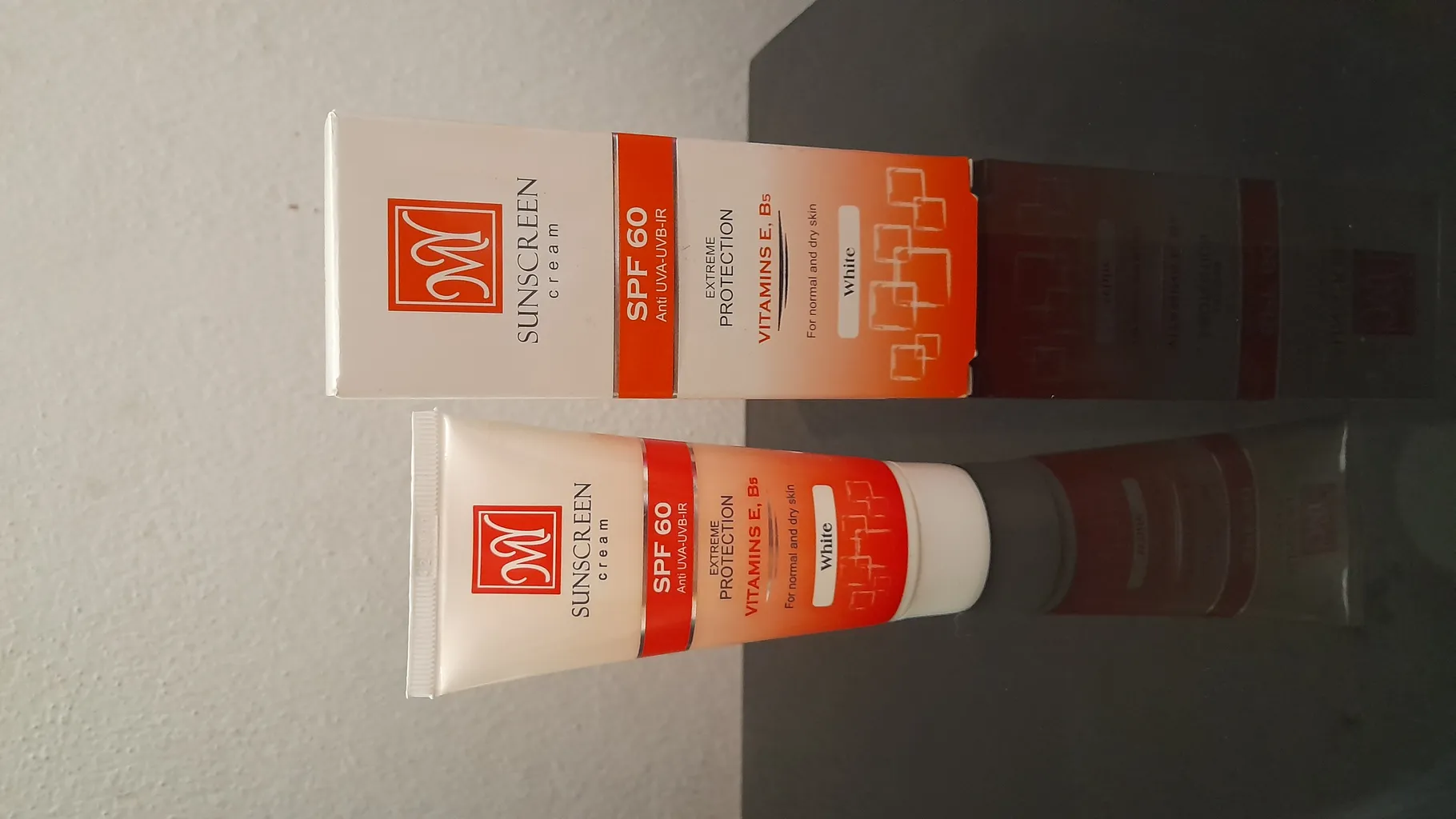 کرم ضدآفتاب بی‌رنگ مای SPF60 مدل Extreme Protection، مناسب پوست‌های نرمال تا خشک، حجم 50 میلی‌لیتر