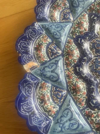 بشقاب دیوار کوب میناکاری مدل اسلیمی کد B30