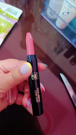 رژ لب مدادی مای مدل SEMI MATT سری Black Diomond شماره 20