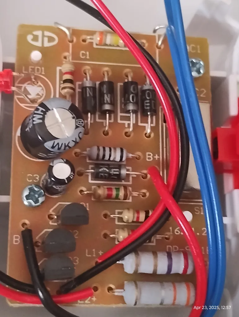 چراغ قوه دی پی مدل DP-9111B