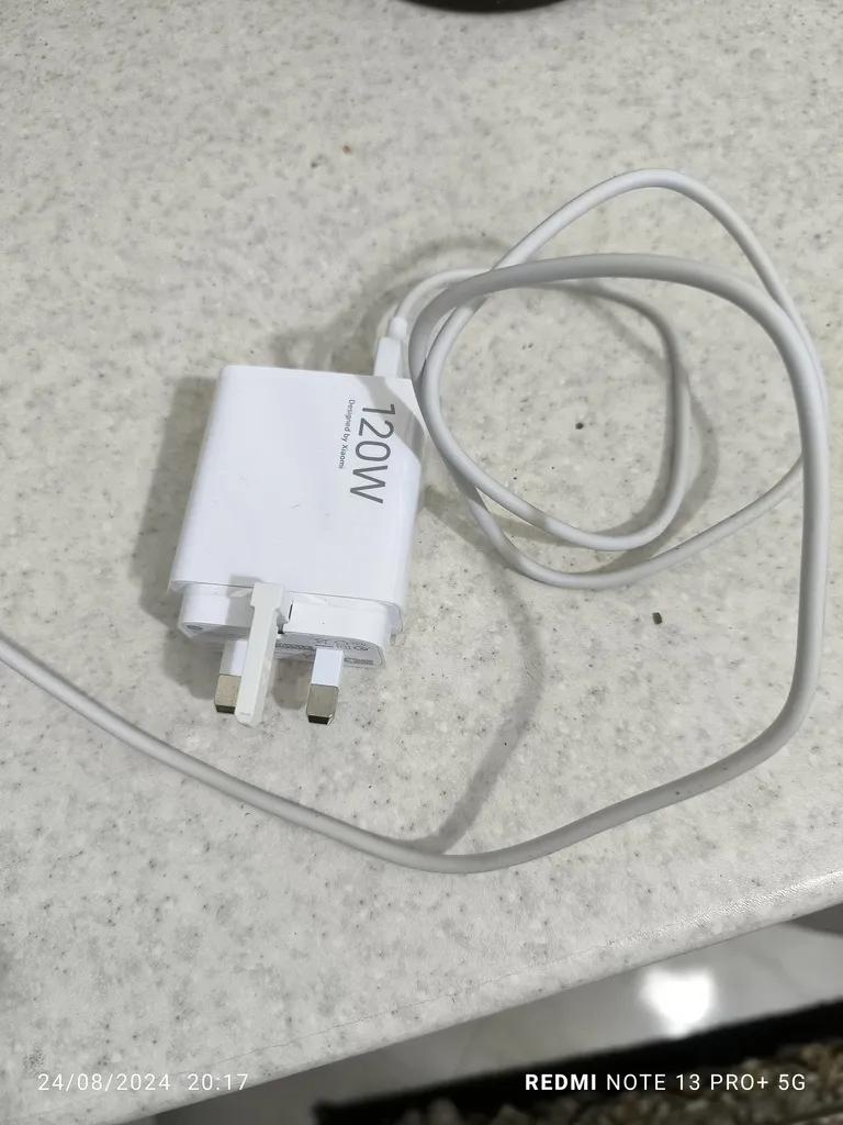 گوشی موبایل شیائومی مدل Redmi Note 13 Pro Plus 5G دو سیم کارت ظرفیت 512 گیگابایت و رم 12 گیگابایت به همراه شارژر