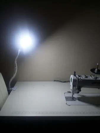 چراغ مطالعه کیو وای اچ مدل lna-10