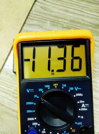 مولتی متر دیجیتال مدل DT700D