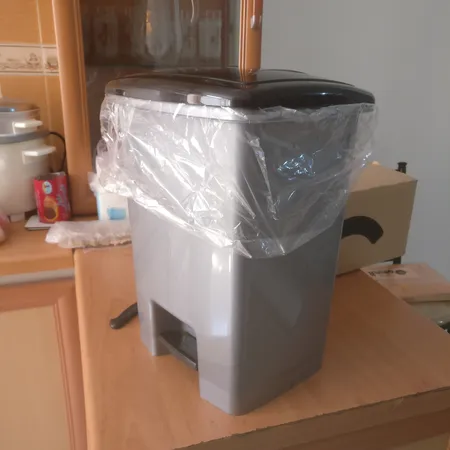 سطل زباله پدالی ممتاز پلاستیک مدل 715