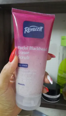 اسکراب پوست رینوزیت مدل Oil and Free حجم 200 میلی لیتر