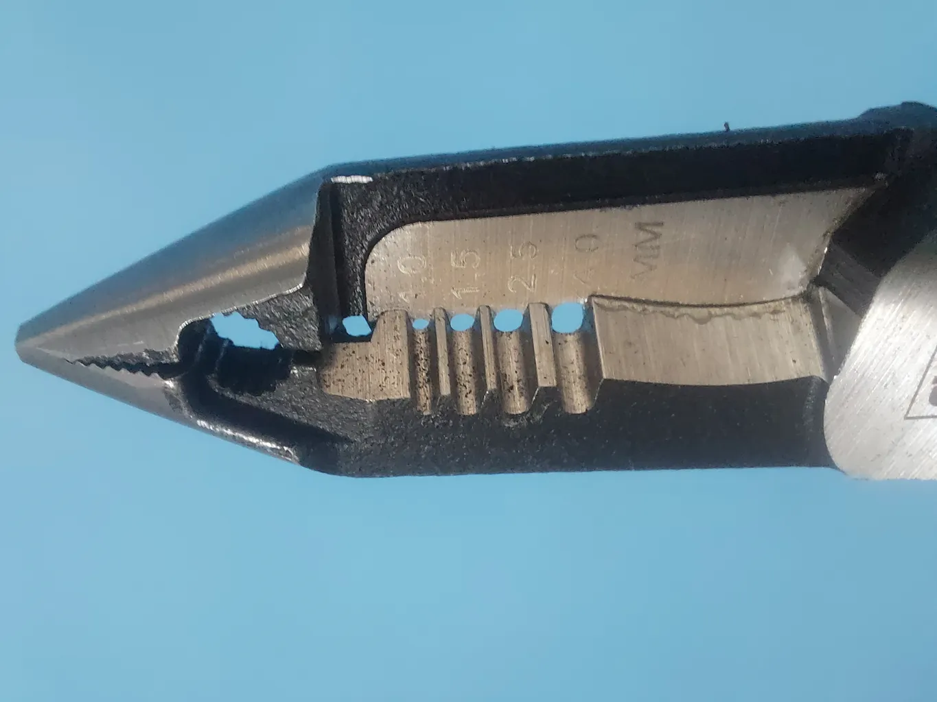 انبر چند کاره دلی مدل DL383009 سایز 9 اینچ