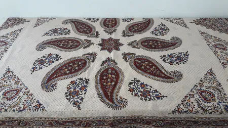 سفره قلمکار عطریان طرح بته جقه کد G372