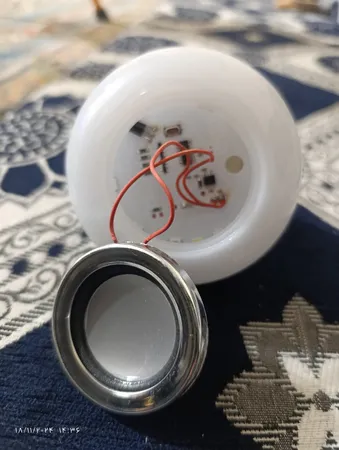 لامپ هوشمند و اسپیکر بلوتوثی 7 وات مدل ZSA-DL-SP پایه E27