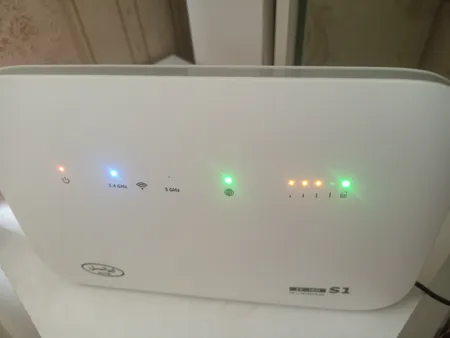 مودم 4G/TD-LTE ایرانسل مدل TFi60 S1 به همراه سیمکارت با 10 گیگابایت اینترنت 1 ماهه
