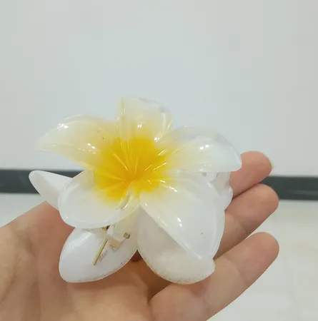 کلیپس مو زنانه مدل گل پلومریا کد brg 410