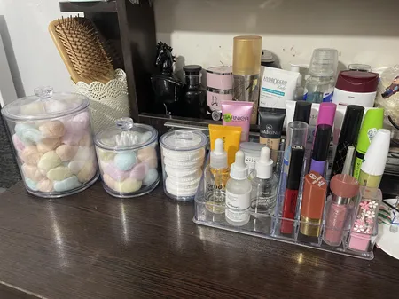 استند لوازم آرایشی مدل Ro011