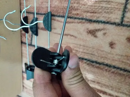 چوب لباسی مدل گیره ای بسته 4 عددی