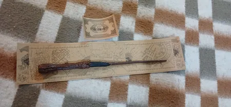 اسباب بازی زینتی مدل چوب دستی جادویی هری پاتر طرح پرفسور اسنیپ به همراه کارت قطار و نقشه غارتگر