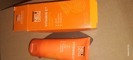کرم روشن کننده نئودرم مدل Vitamin C Plus حجم 50 میلی لیتر