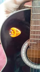 نگهدارنده پیک گیتار مدل VC40