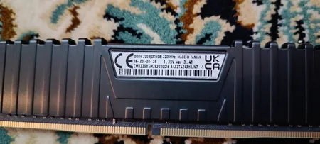 رم دسکتاپ DDR4 دو کاناله 3200 مگاهرتز CL16 کورسیر مدل Vengeance LPX ظرفیت 32 گیگابایت