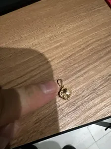 تجریه خرید آویز گردنبند طلا 18 عیار زنانه ماوی گالری مدل ونکلیف الحمبرا