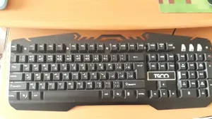 تجریه خرید کیبورد گیمینگ تسکو مدل TK 8021L با حروف فارسی، سوییچ ممبران، Full-Size، نورپردازی RGB LED