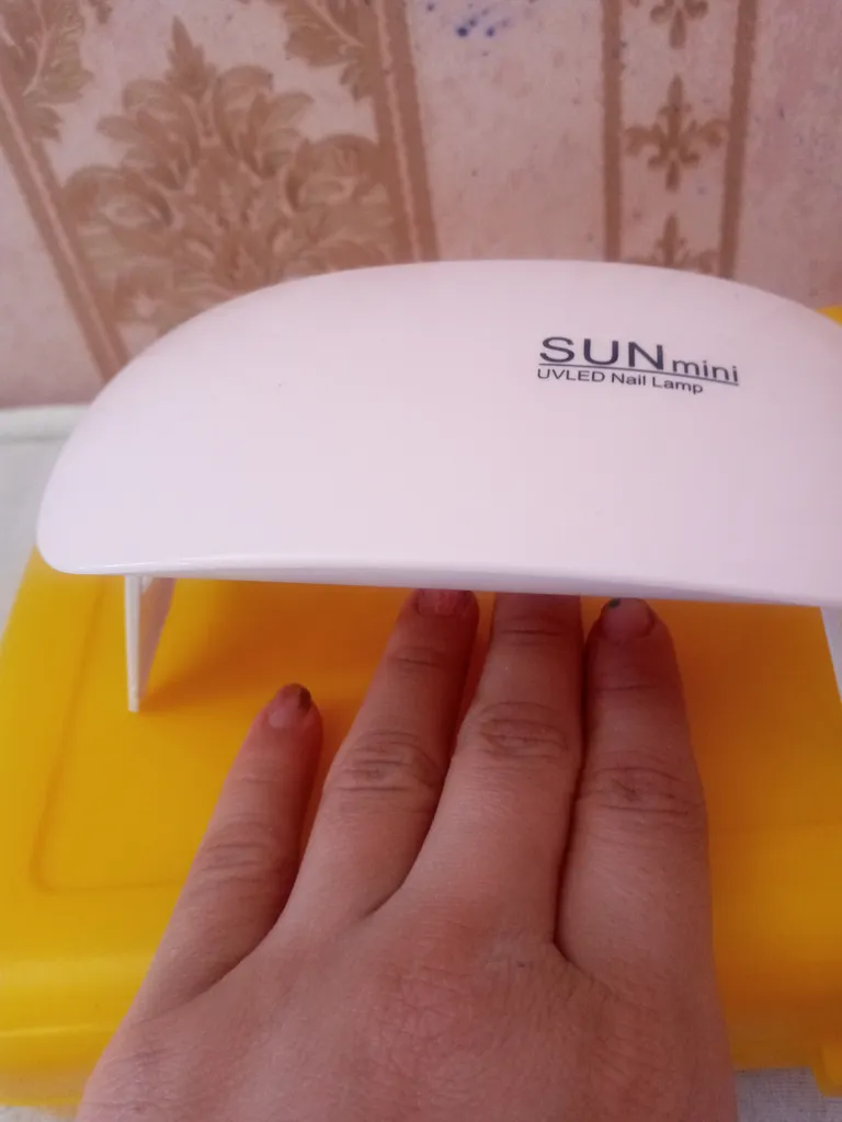 لاک خشک کن مدل SUN mini UVLED