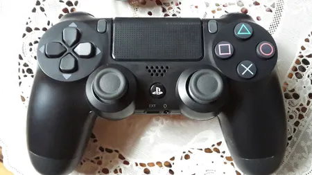 دسته بازی پلی استیشن ۴ مدل DUALSHOCK CUH-ZCT2E