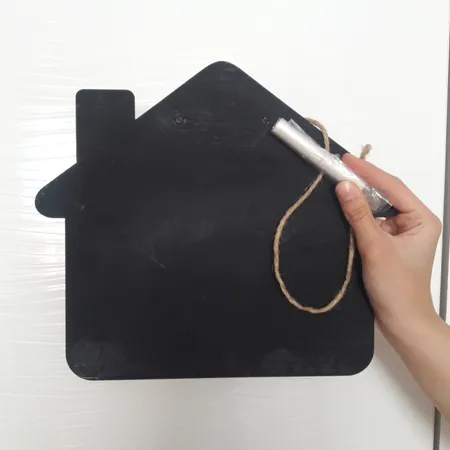 تخته سیاه طرح کلبه سایز 25×29 سانتی متر