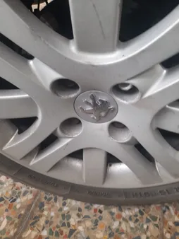 قالپاق وسط رینگ خودرو چیکال مدل M-10 مناسب برای پژو پارس بسته 4 عددی