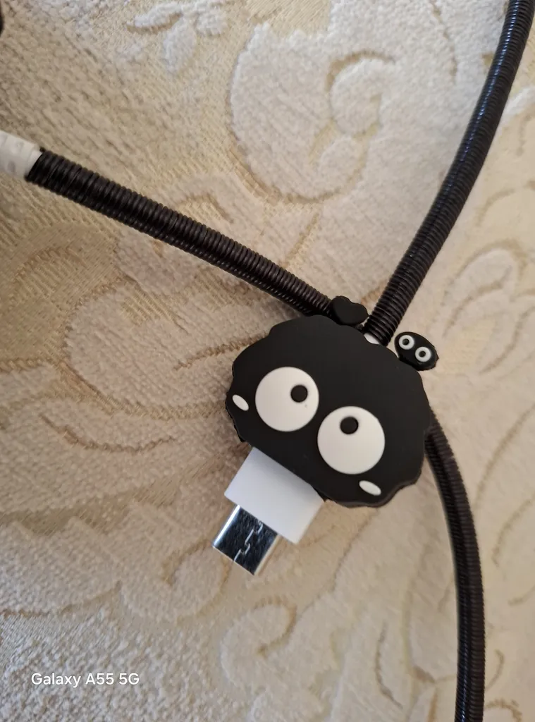 محافظ کابل وال کیس طرح میکروب به همراه محافظ شارژر دیواری 25 وات سامسونگ مجموعه 4 عددی