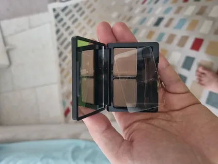 سایه ابرو این لی مدل walnut warm dark brown 02