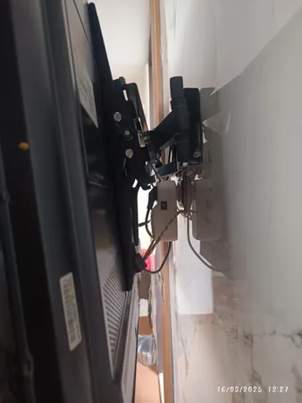 پایه دیواری تلویزیون سون مدل Q7 مناسب برای تلویزیونهای 32 تا 55 اینج