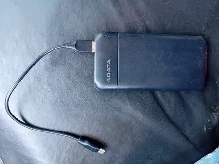 پاوربانک ای دیتا مدل C100 ظرفیت 10000 میلی آمپر ساعت